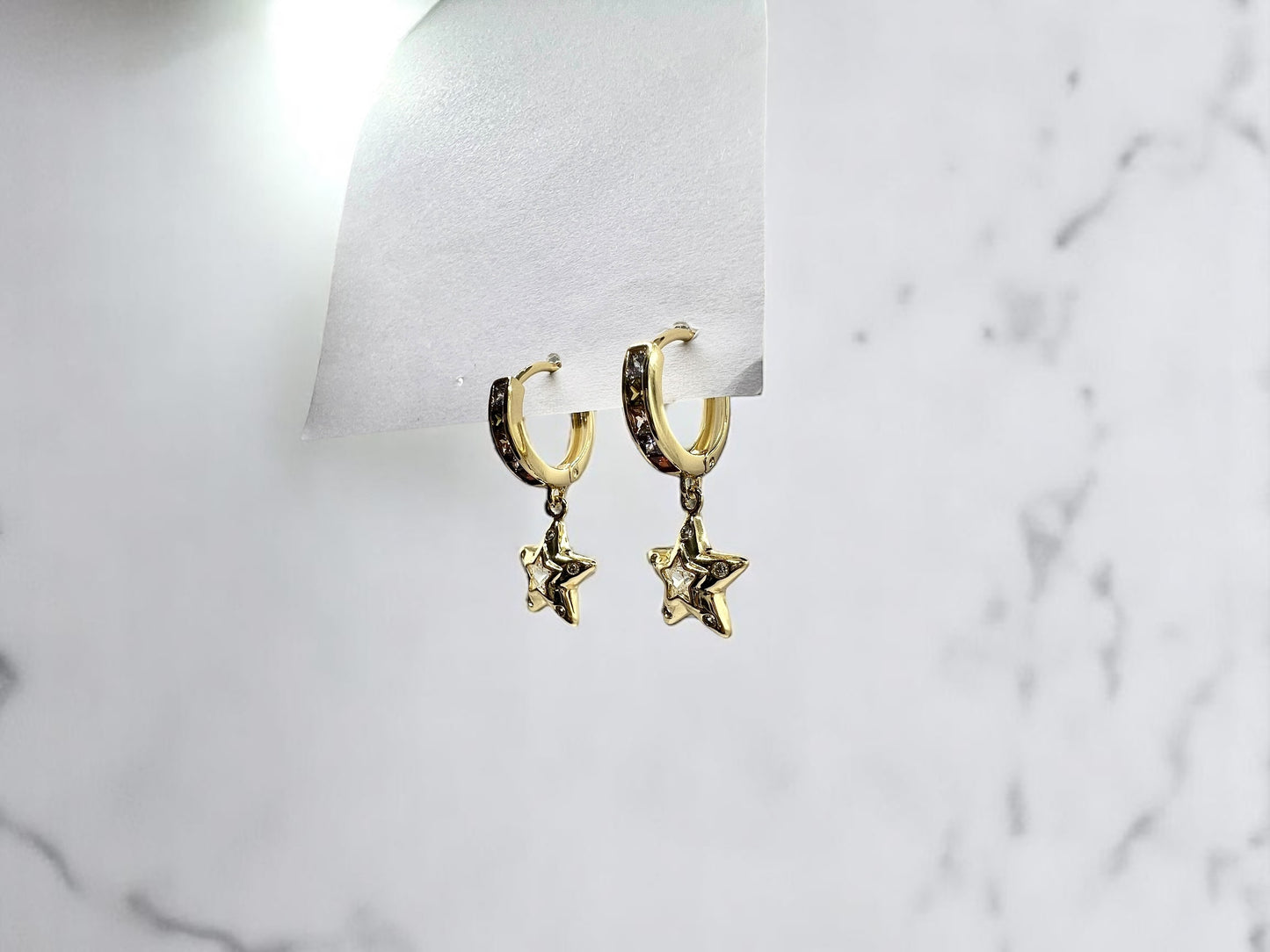 Arete Huggie Estrella