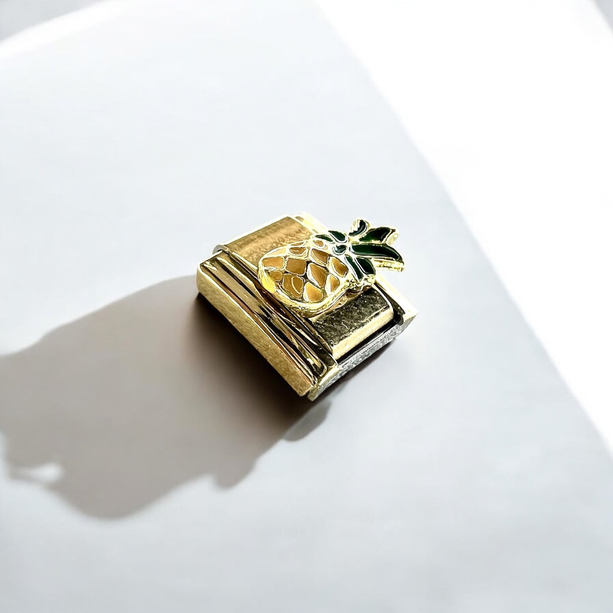 Charm Piña