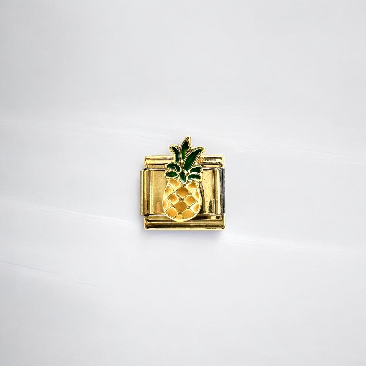 Charm Piña