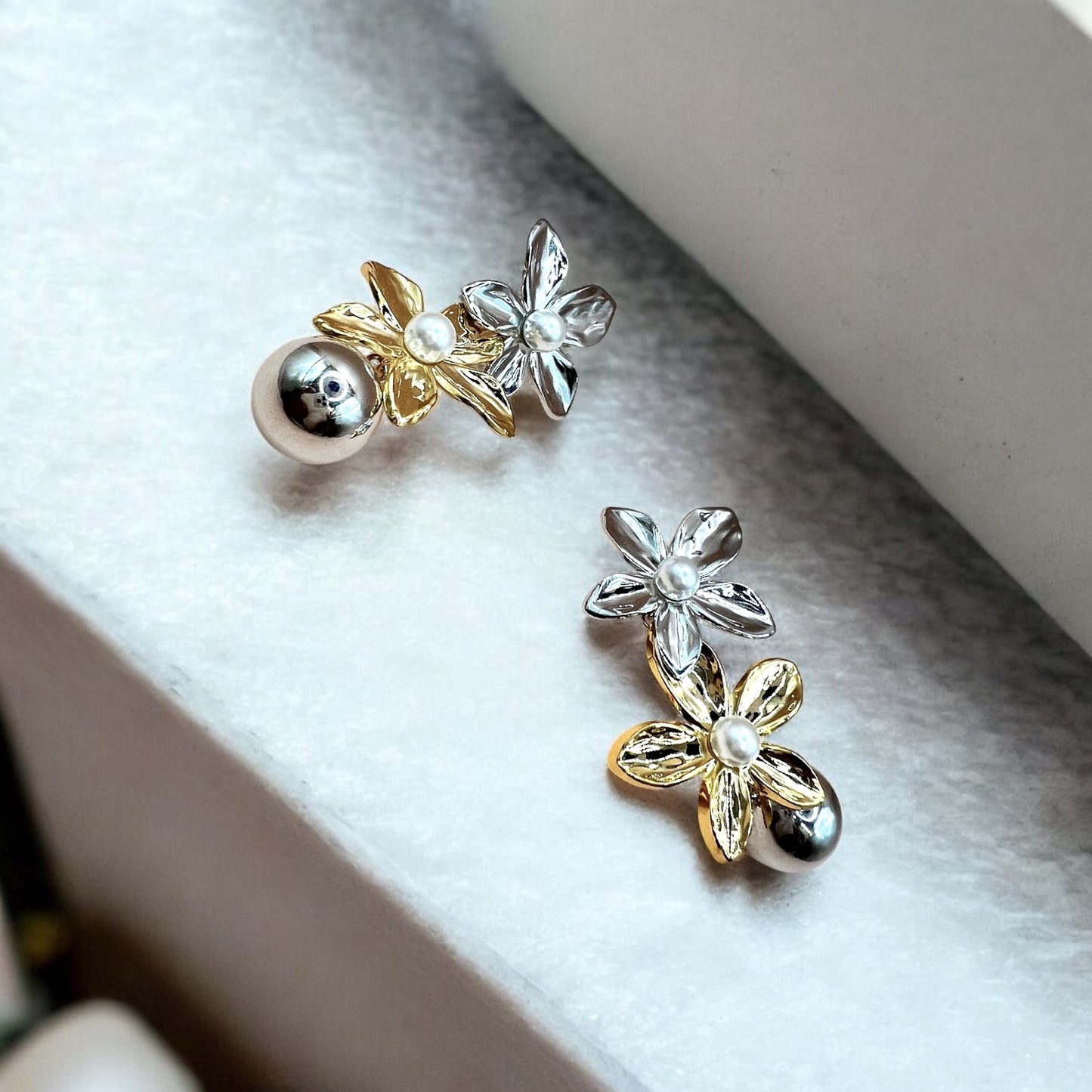 Arete Bi Color Flor