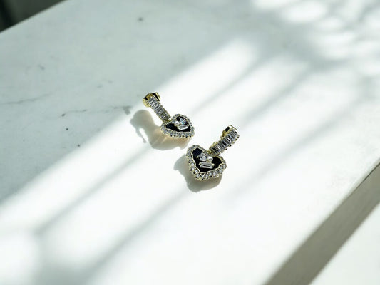 Arete Corazón Negro